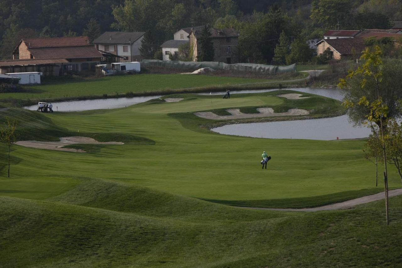 Golf Valcurone Hotel Momperone Exterior foto